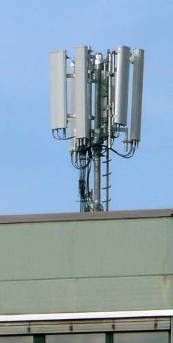 Die Antennen von H3G. Neu seit Winter 2013 UMTS 900