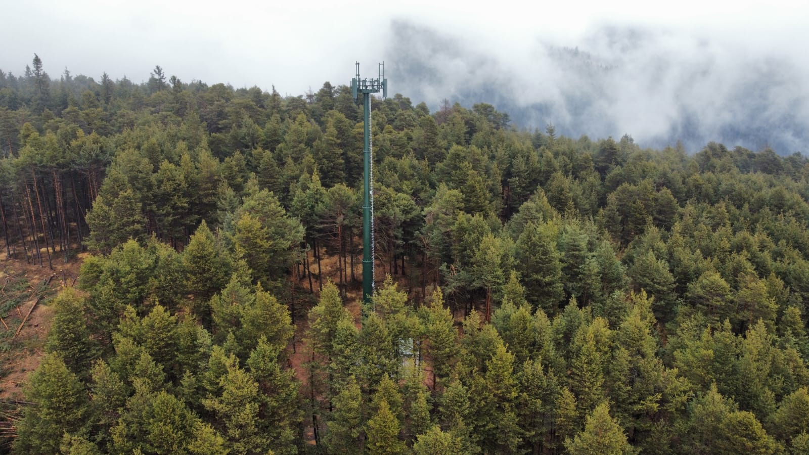 Die Anlage im März 2023 mit den Antennen von Vodafone. Bild D. Largher