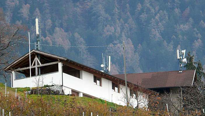 Die Antennen von Wind auf dem Stadeldach des Dosserhofes 2011